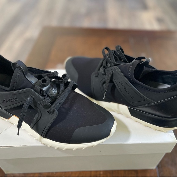 Hello I am selling a pair of black Moncler sneakers size 8 - Picture 3 of 6